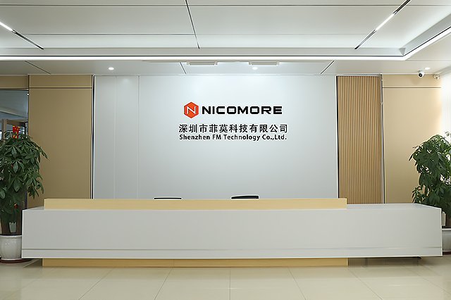 NICOMORE front desk